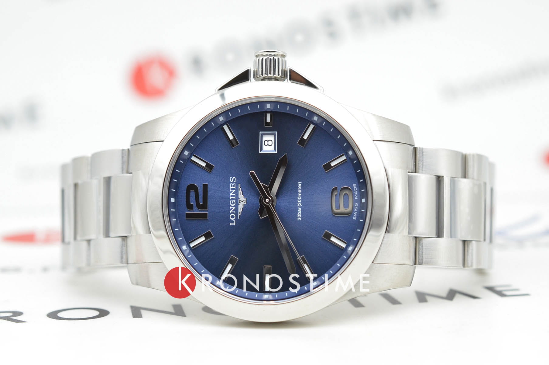 Longines Longines Conquest L3.759.4.96.6 , наручные мужские часы фото под углом