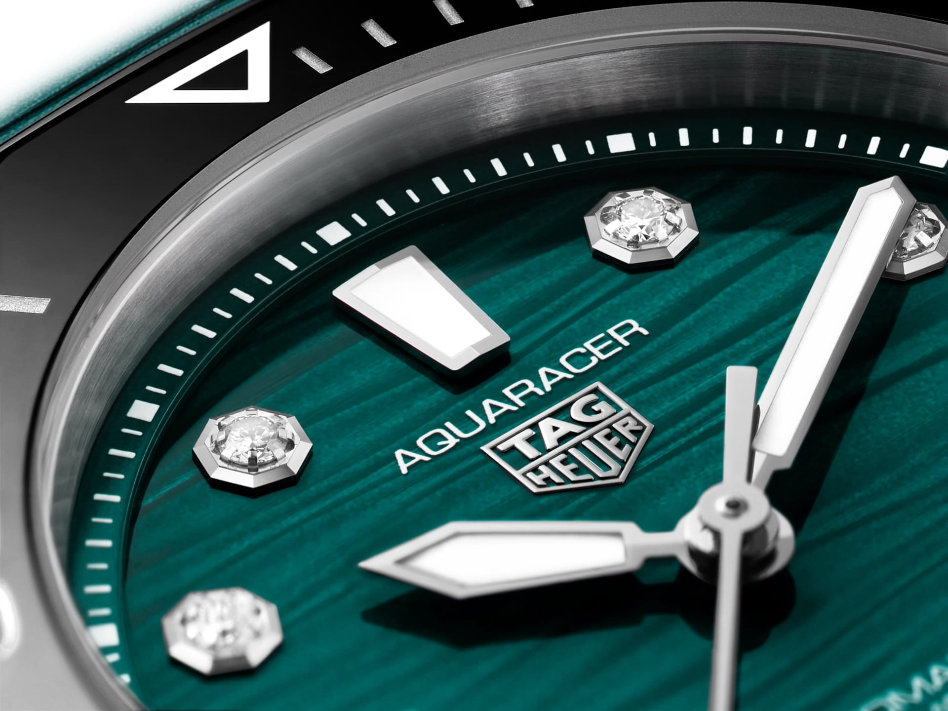 TAG Heuer TAG Heuer Aquaracer Professional 300 WBP231G.FT6226 мужские часы зеленый циферблат на запястье