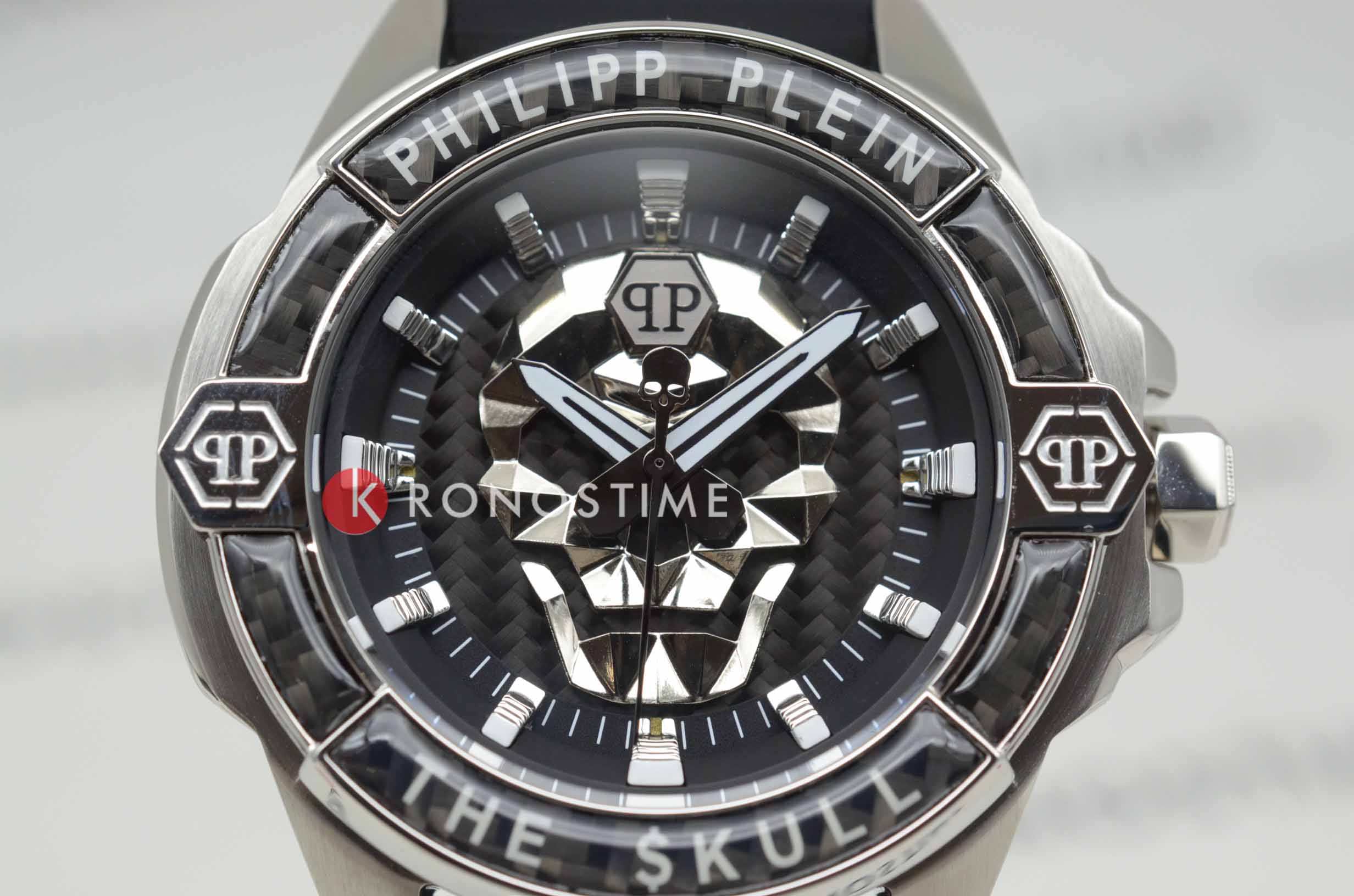 Philipp Plein Philipp Plein The Skull Carbon Fiber PWAAA1622 , наручные мужские часы фото под углом