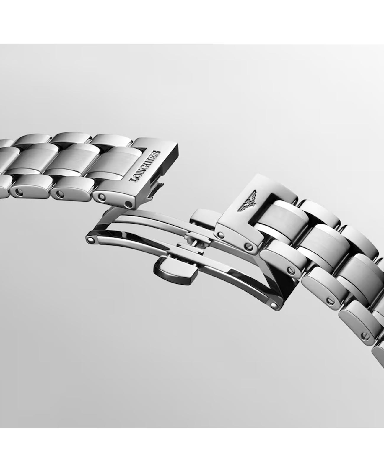 Longines L23574786 женские часы застежка крупным планом