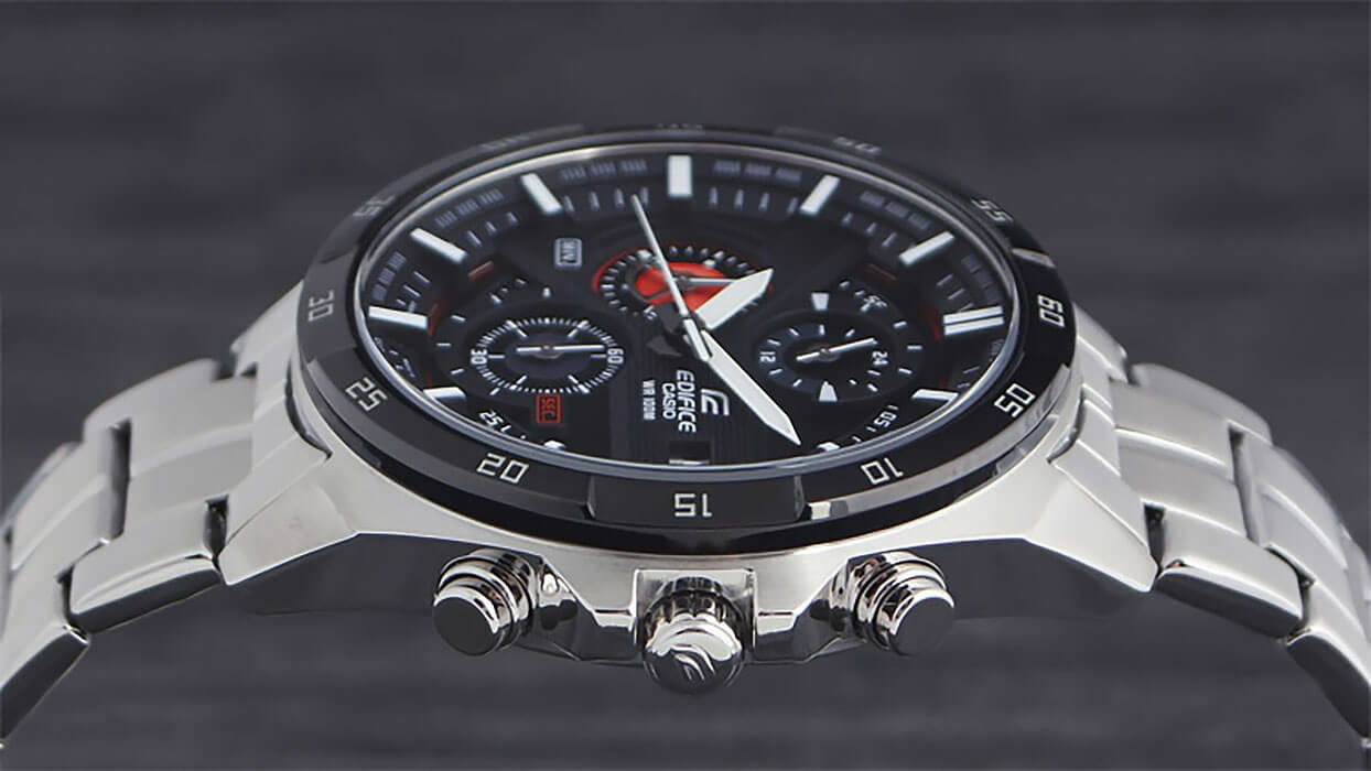 Casio EFR-556DB-1A мужские часы застежка крупным планом