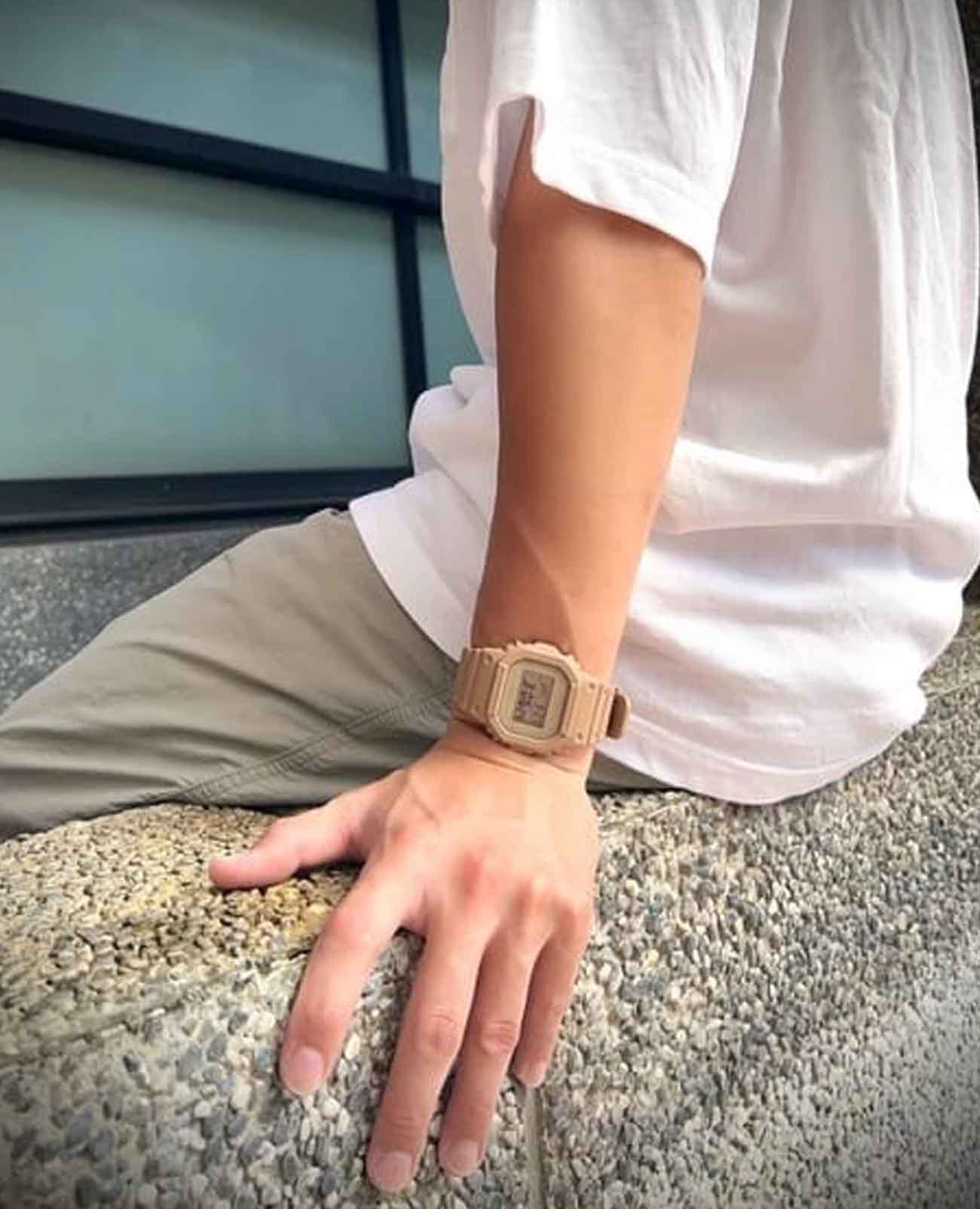 Casio Casio G-Shock DW-5600NC-5DR (DW-5600NC-5) мужские часы  циферблат на запястье