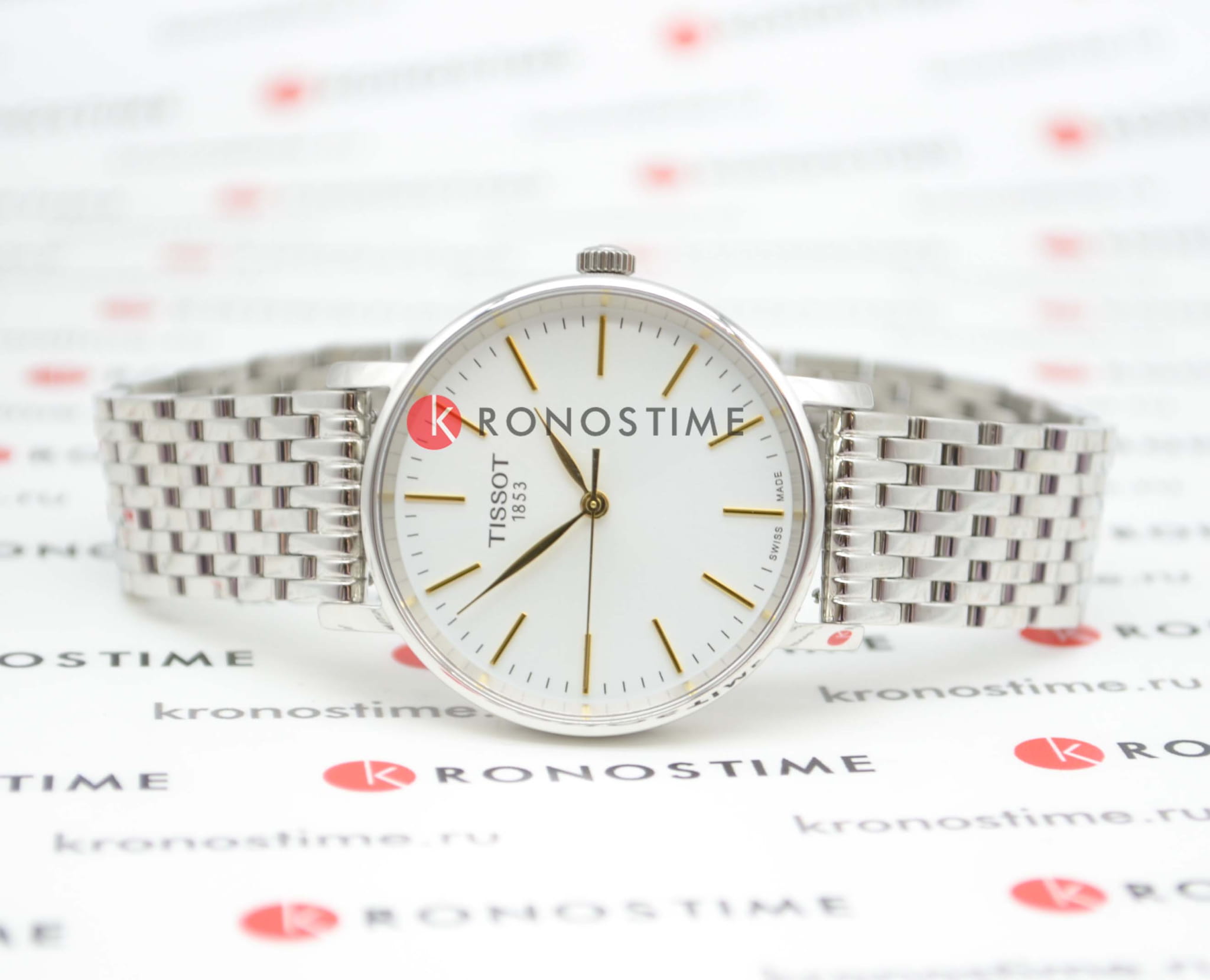 Tissot Tissot Everytime Lady T143.210.11.011.01 кварцевые женские часы часы крупный план серебристый циферблата