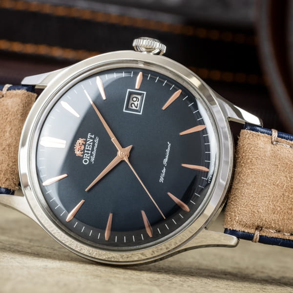 Orient Orient Bambino RA-AC0P02L (RN-AC0P02L), bambino япония мужские часы на браслете кожаный боковой вид