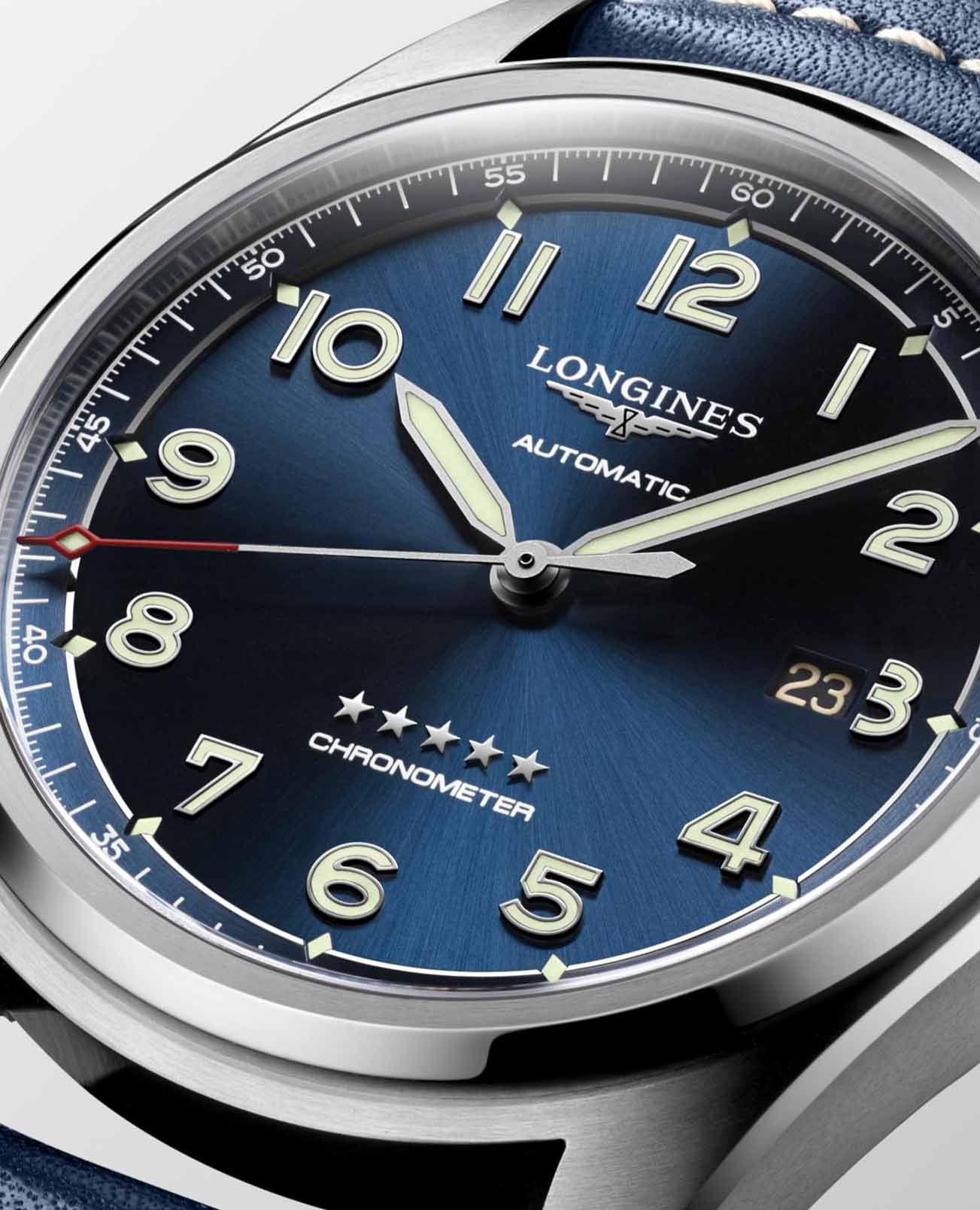 Longines Longines Spirit  L3.811.4.93.0 механические мужские часы часы крупный план черный циферблата