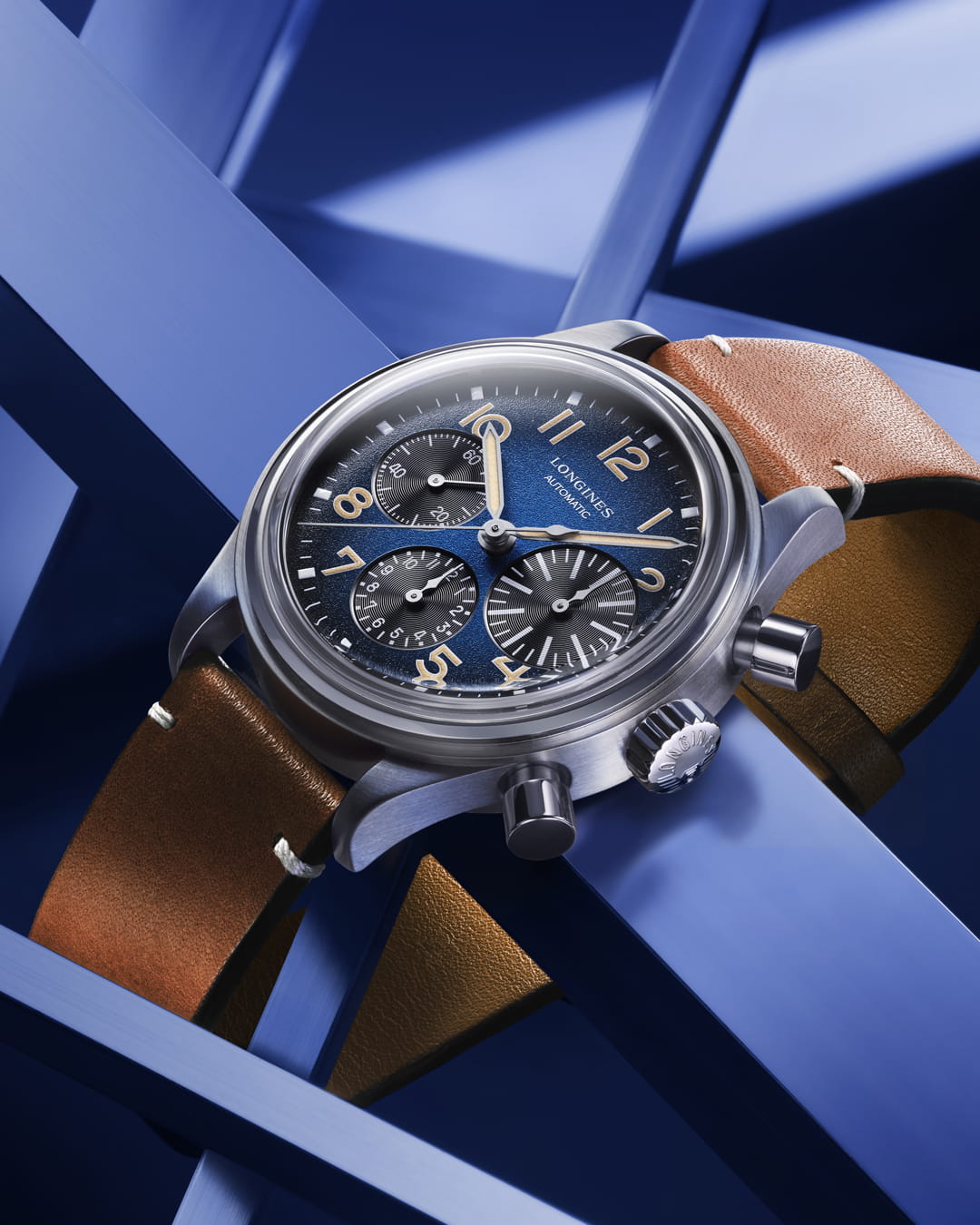 Longines Longines Avigation Big Eye L2.816.1.93.2  — детали корпуса и кожаный