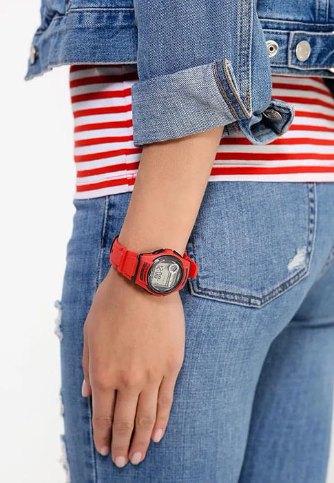 Casio W-213-4A мужские часы застежка крупным планом