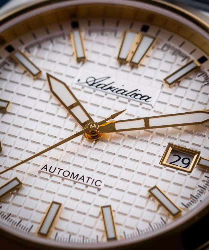 Adriatica Adriatica Automatic A8326.2113A , наручные мужские часы фото под углом