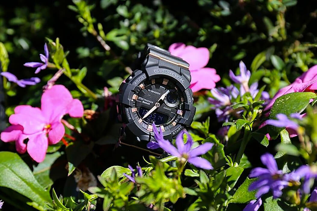 Casio Casio G-Shock GMA-B800-1A  — детали корпуса и пластик