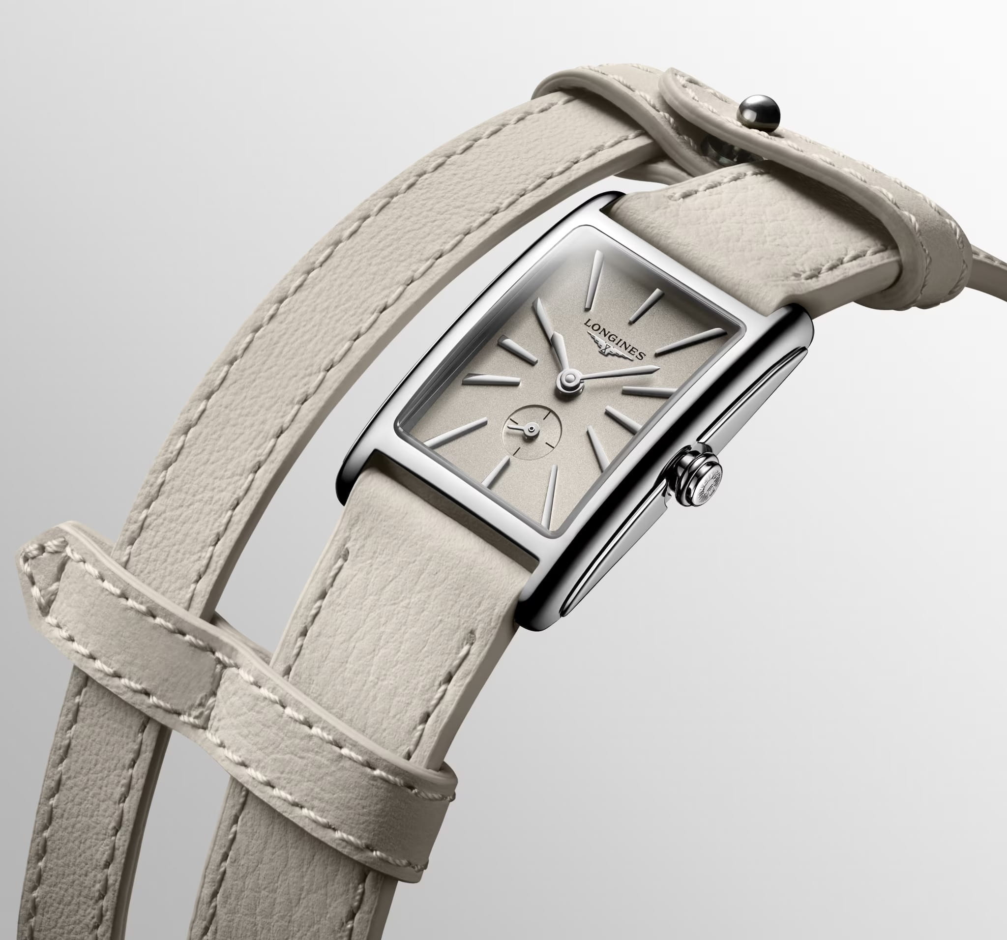 Longines L52554792 женские часы застежка крупным планом