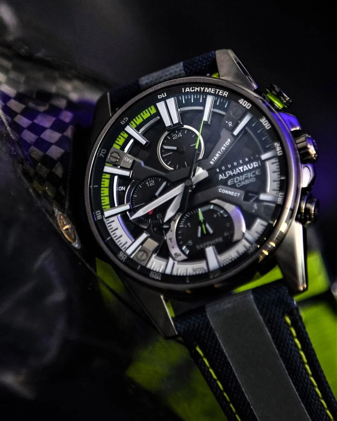 Casio Casio Edifice Scuderia Alpha Tauri Limited Edition EQB-1200AT-1A edifice с двухцветный ремешком