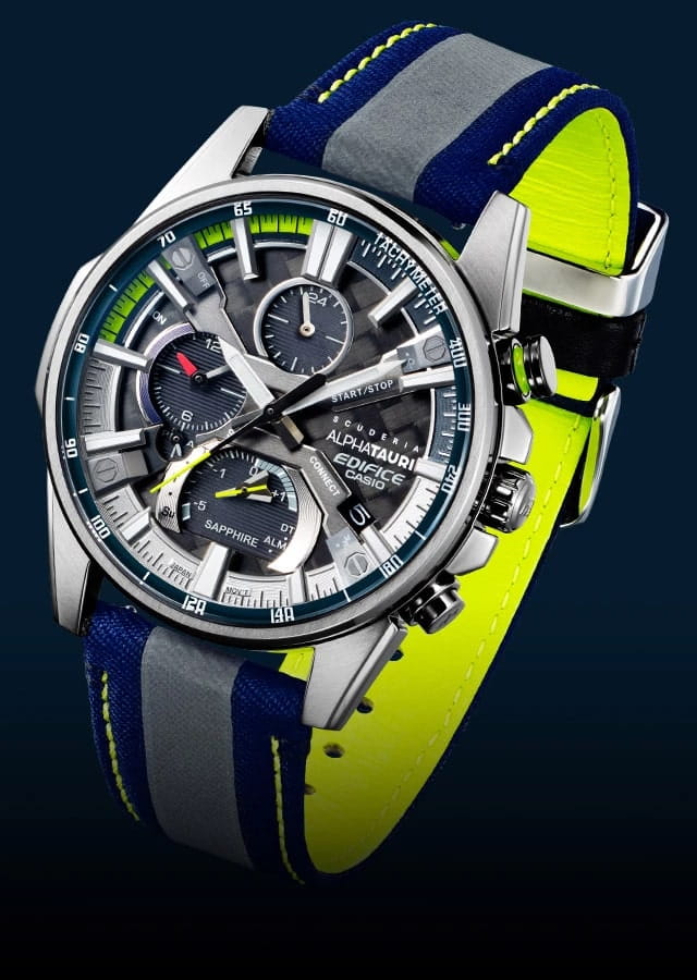 Casio EQB-1200AT-1A мужские часы застежка крупным планом