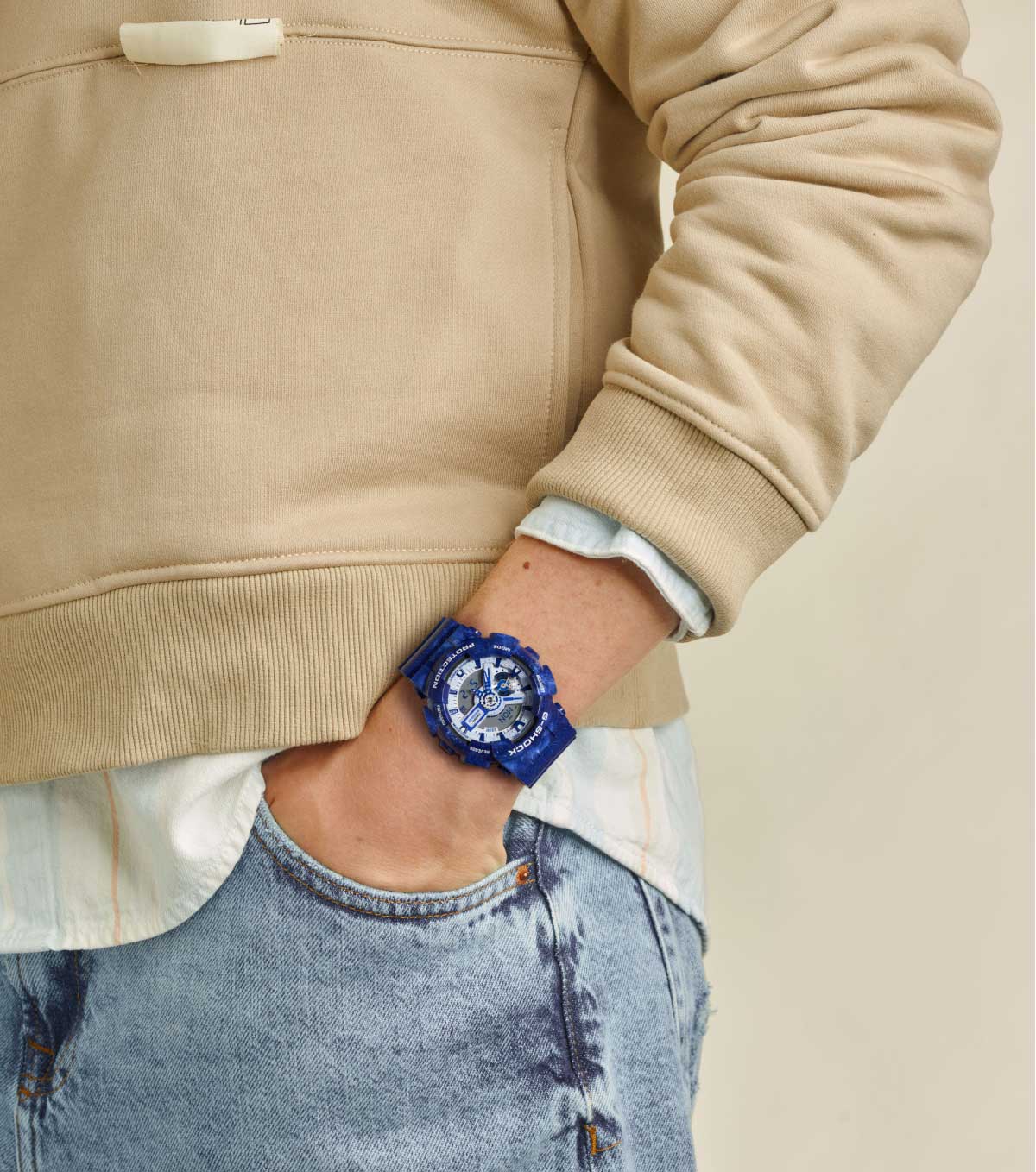 Casio Casio G-Shock GA-110BWP-2A GA-110, наручные мужские часы фото под углом