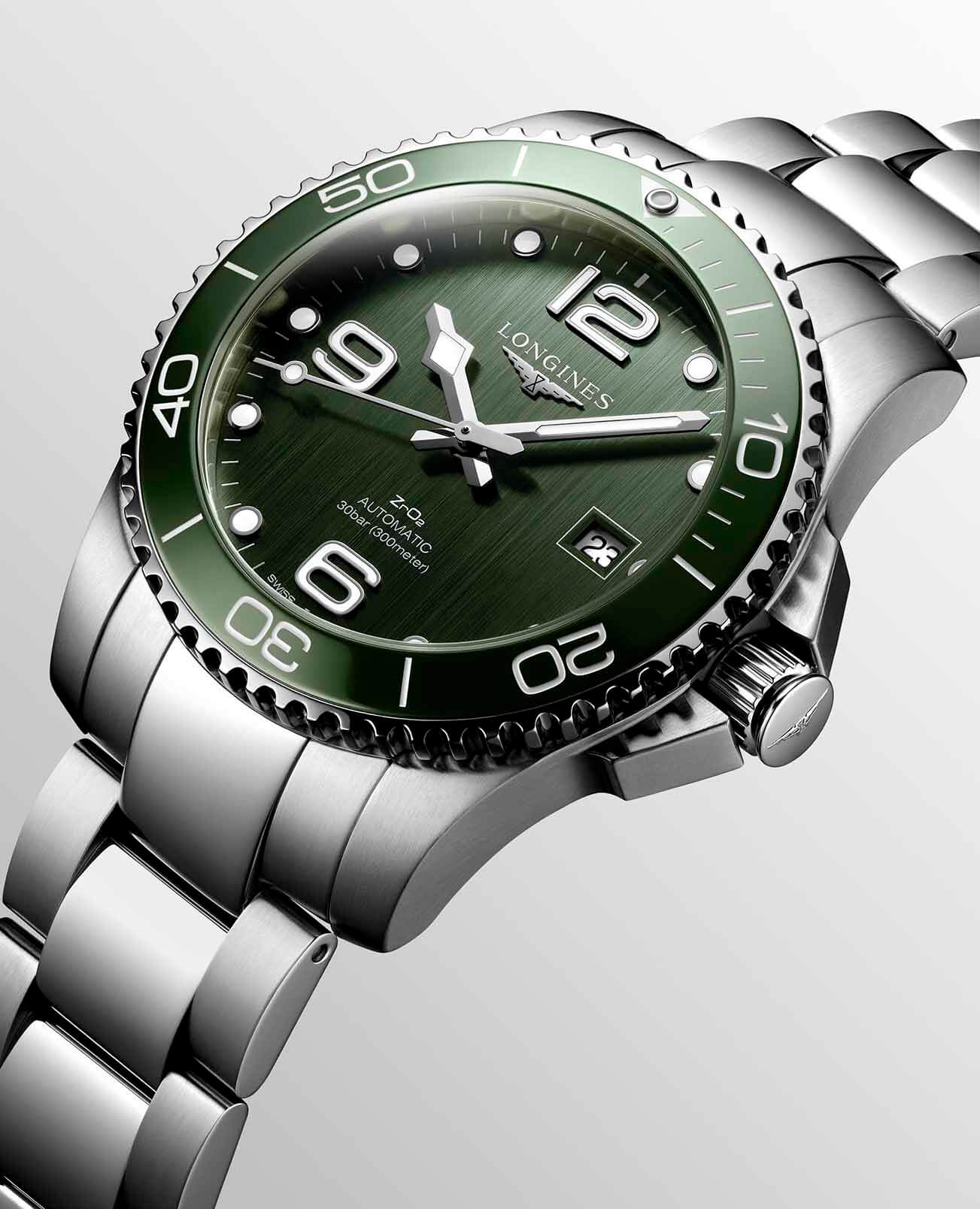 Longines Longines HydroConquest L3.785.4.06.6 , наручные мужские часы фото под углом