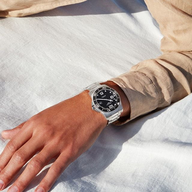 Longines Longines HydroConquest L3.741.4.56.6  — детали корпуса и нержавеющая сталь