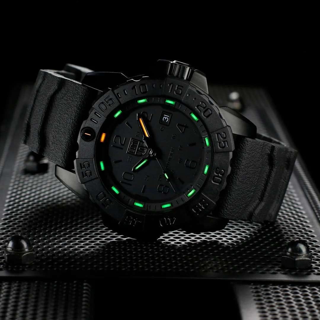 Luminox Luminox Navy SEAL Steel XS.3251.BO.CB , наручные мужские часы фото под углом