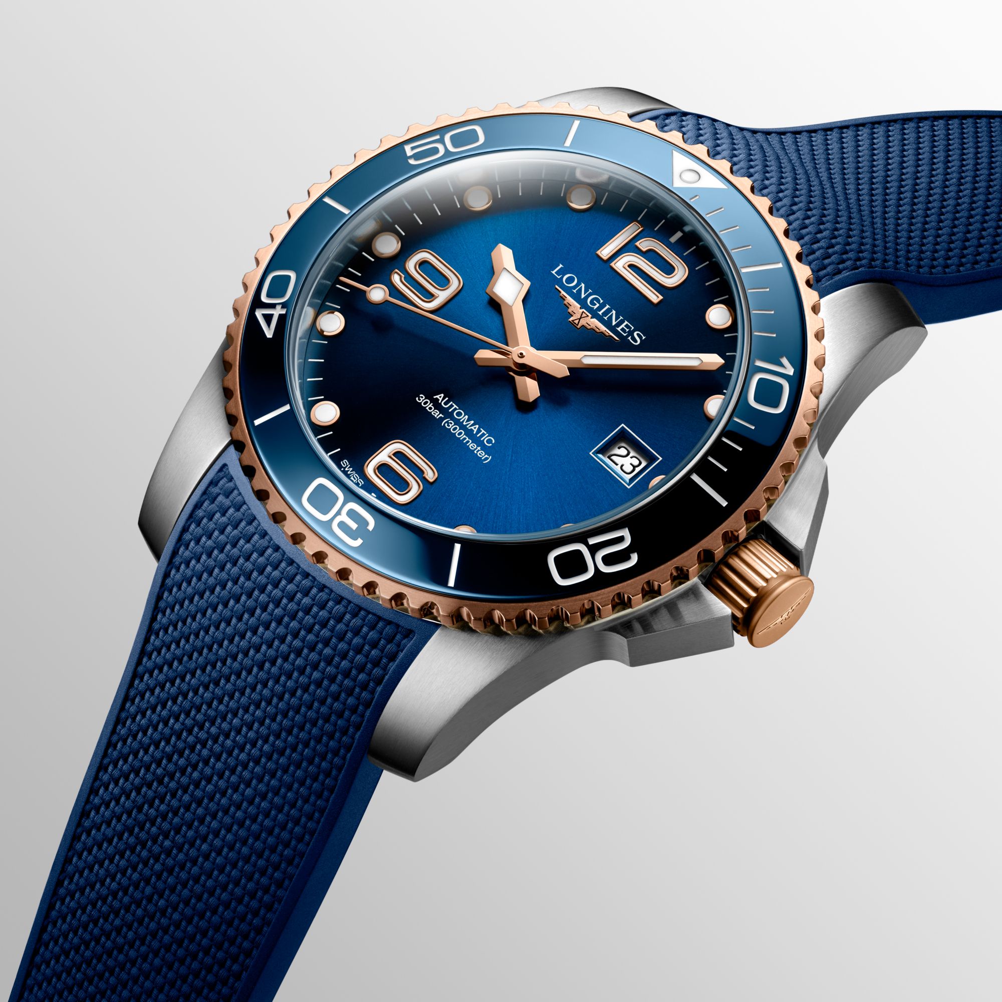 Longines Longines HydroConquest L3.781.3.98.9 механические мужские часы часы крупный план синий циферблата
