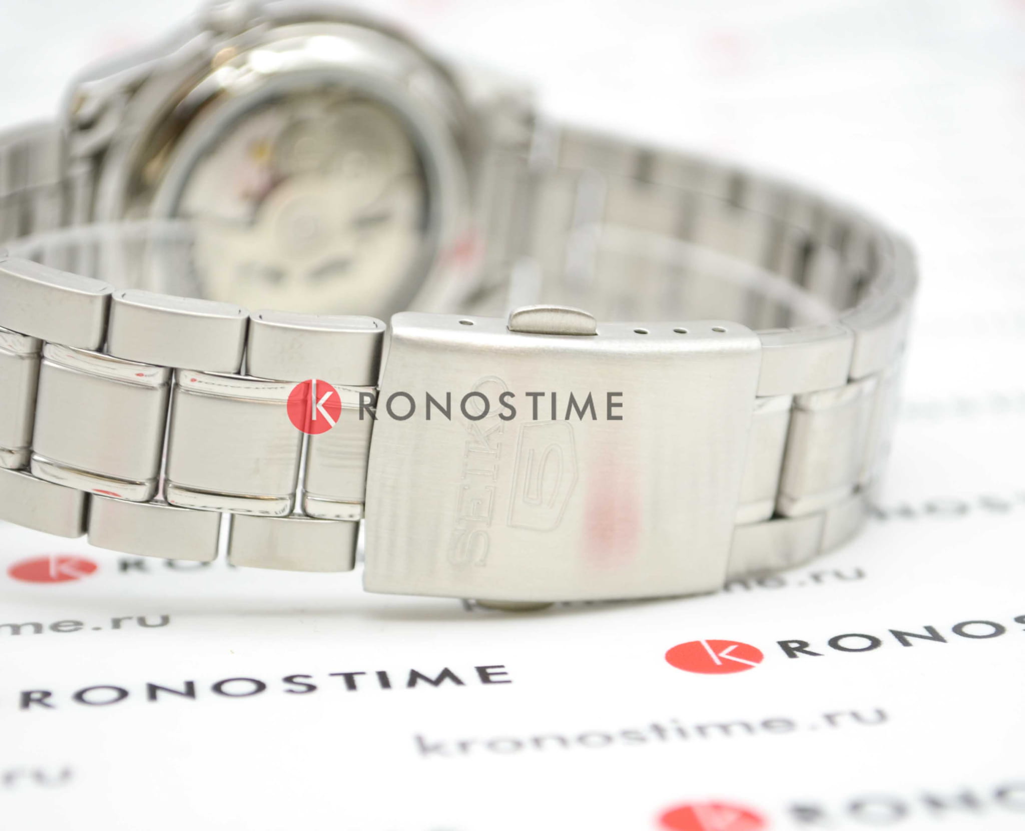 Seiko Seiko 5 Regular SNKE51K1  — детали корпуса и нержавеющая сталь