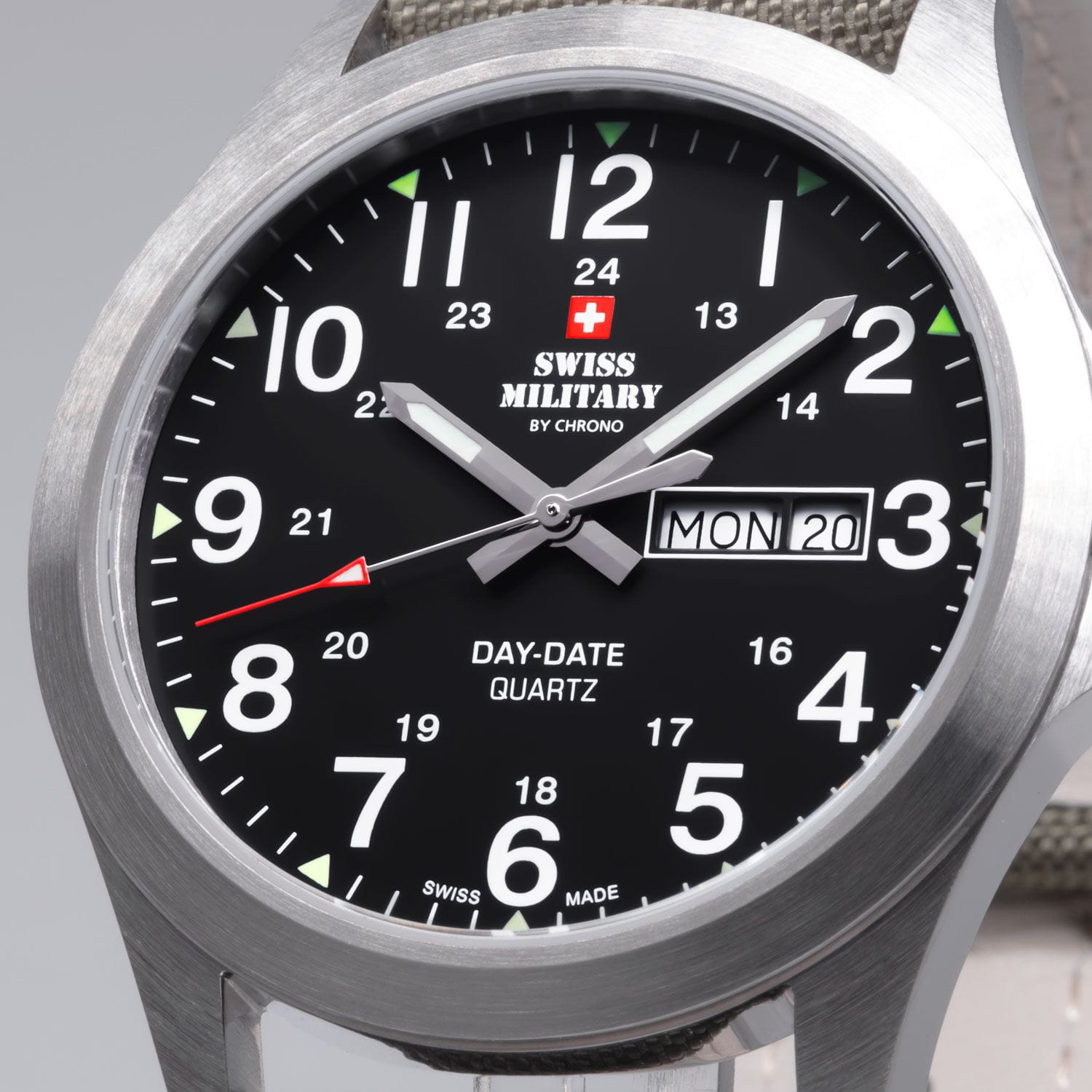 Swiss Military by Chrono Swiss Military by Chrono Day Date SMP36040.05  — детали корпуса и тканевый
