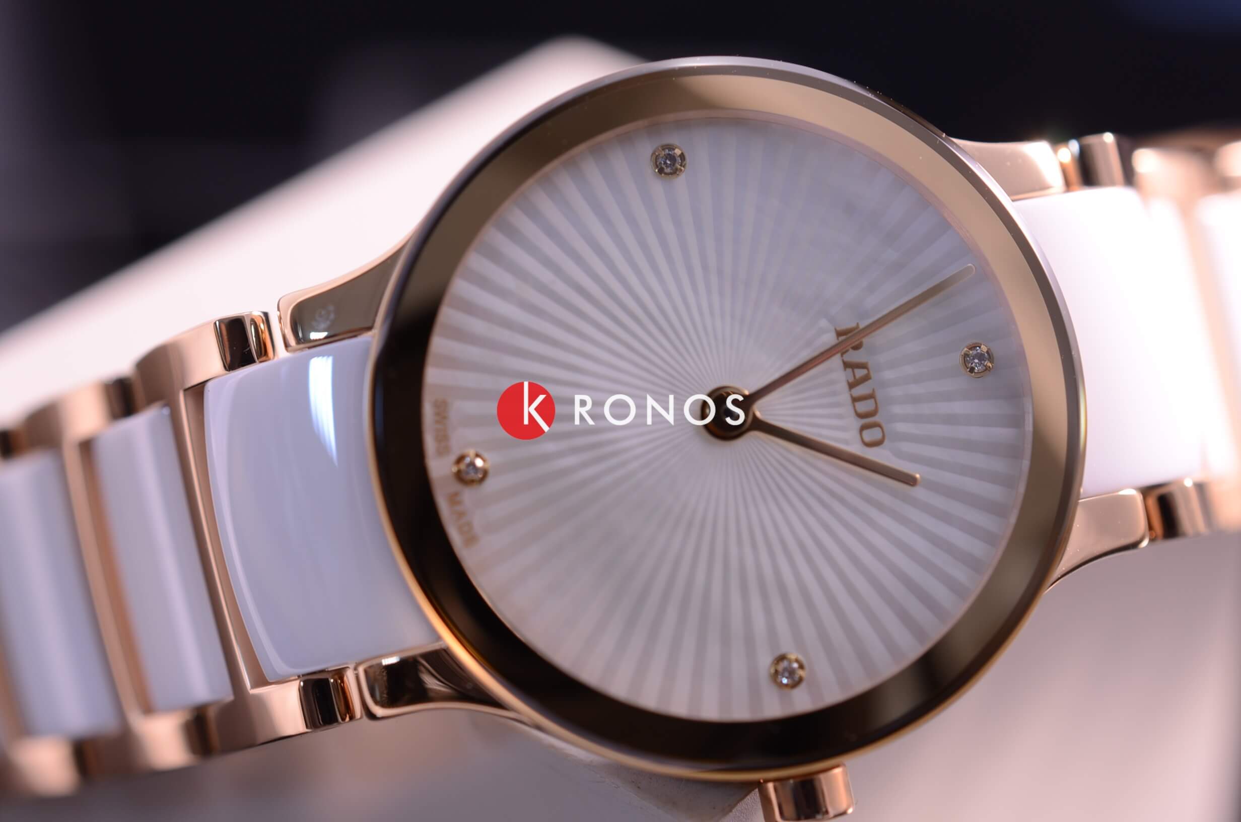 Rado Rado Centrix Diamonds R30186902 кварцевые женские часы часы крупный план перламутровый циферблата