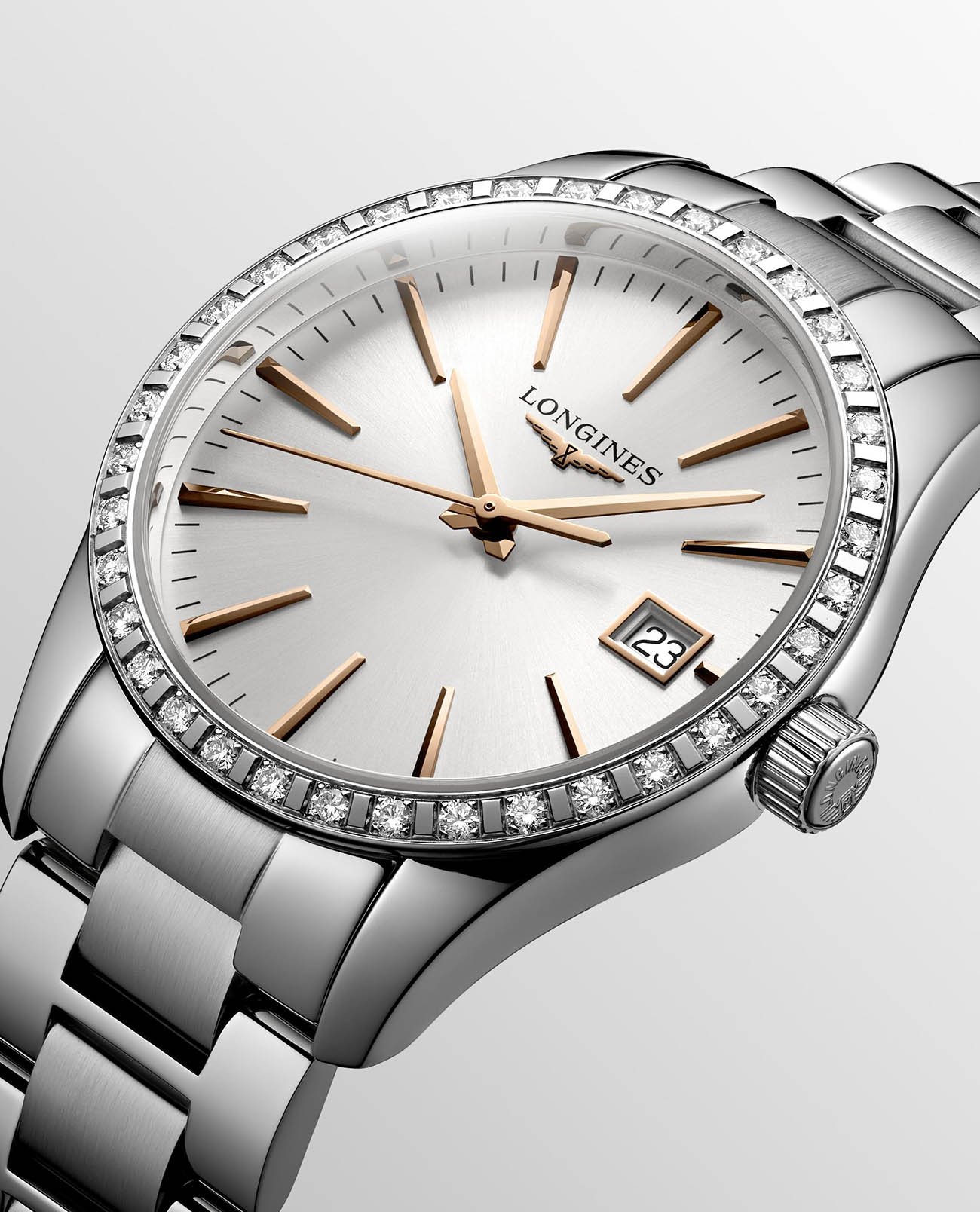 Longines L23860726 женские часы застежка крупным планом