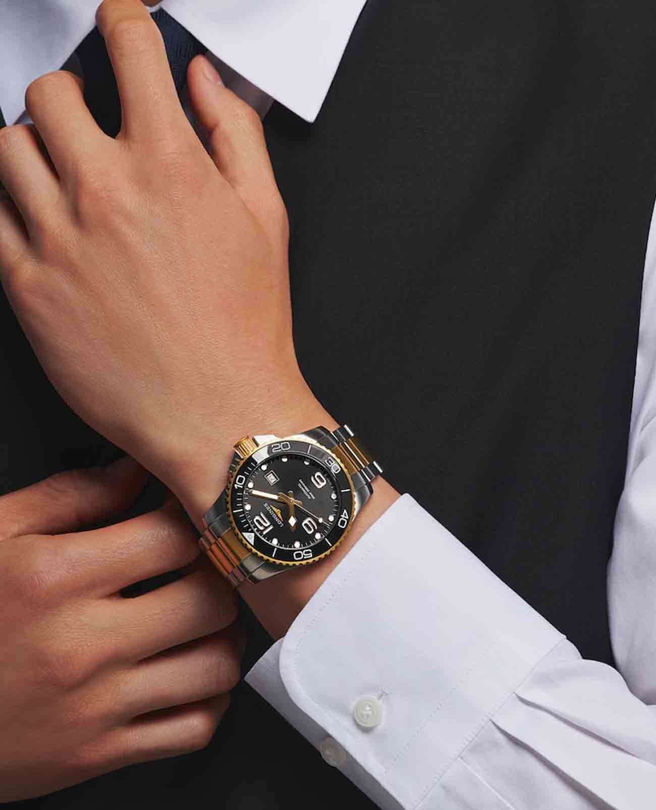 Longines L37823567 мужские часы застежка крупным планом