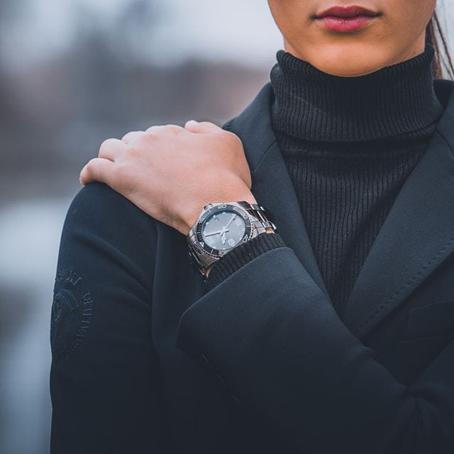 Longines Longines HydroConquest L3.741.4.56.6 механические мужские часы часы крупный план черный циферблата