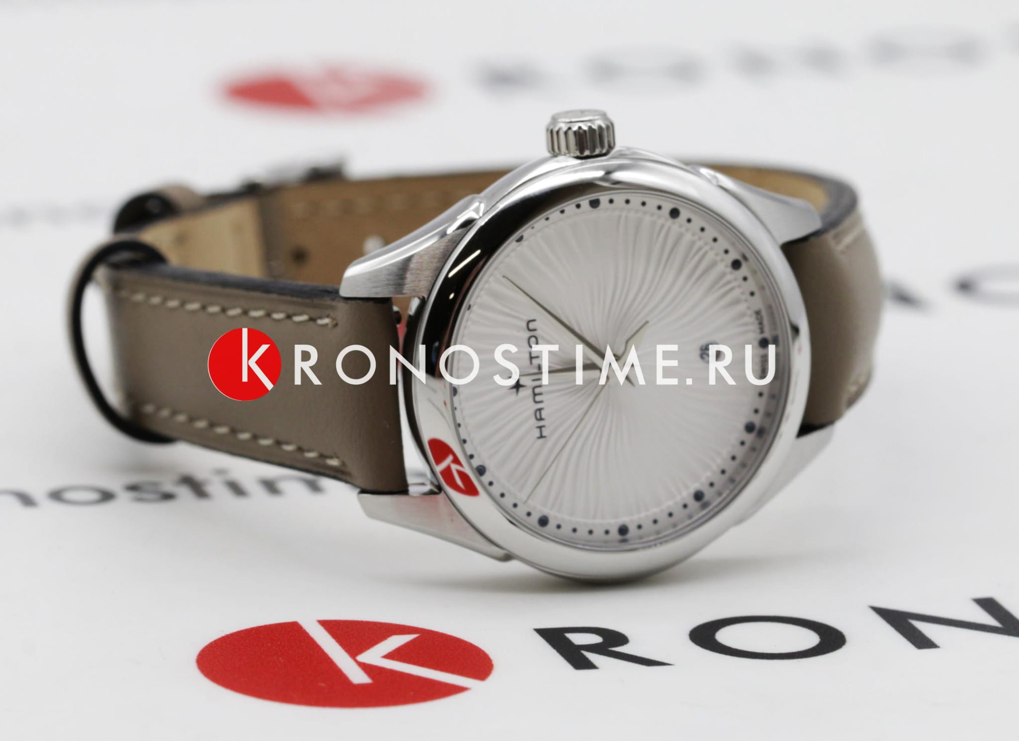 Hamilton H32231810 женские часы застежка крупным планом