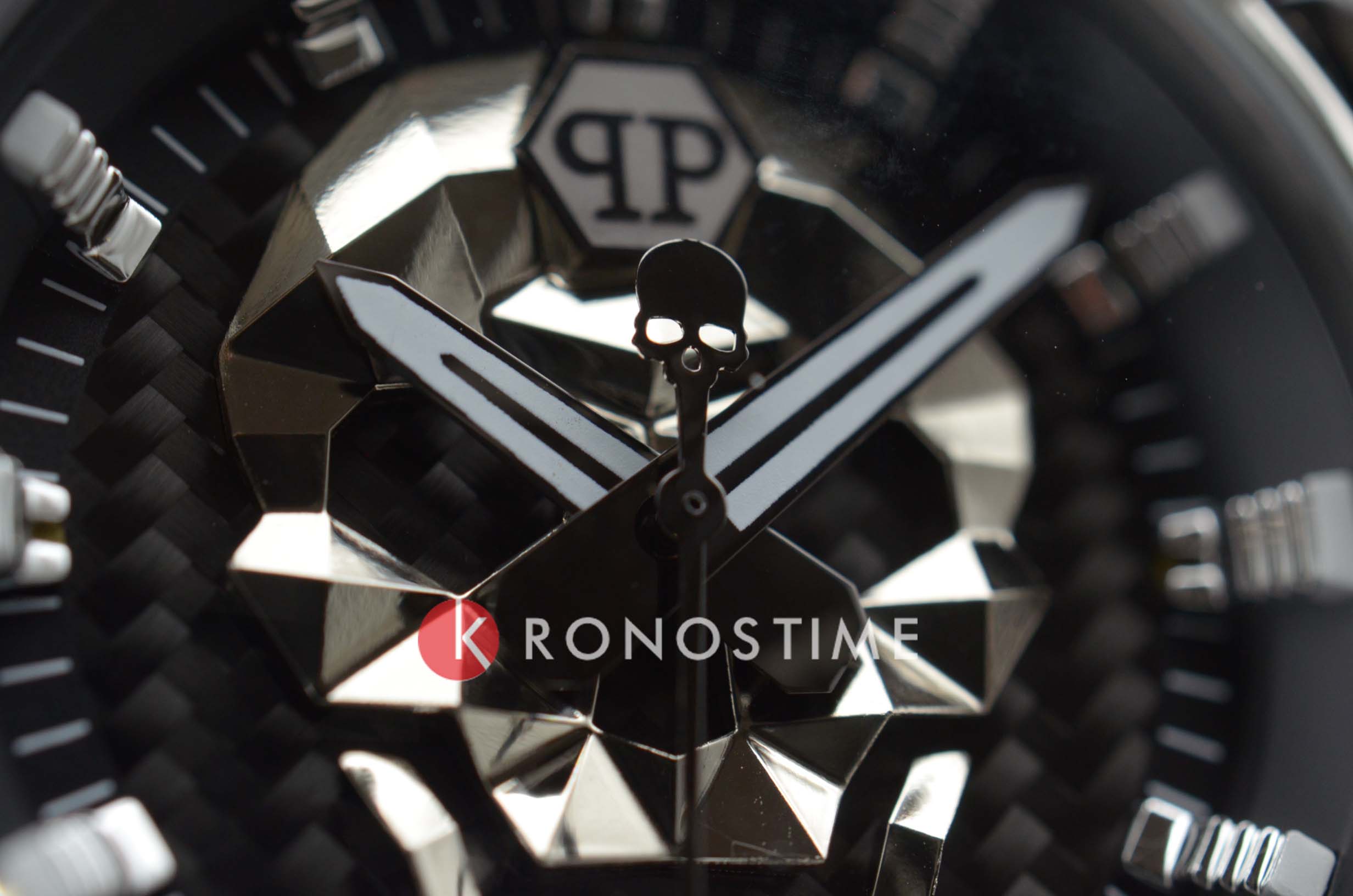 Philipp Plein Philipp Plein The Skull Carbon Fiber PWAAA1622, the skull германия мужские часы на браслете силикон боковой вид