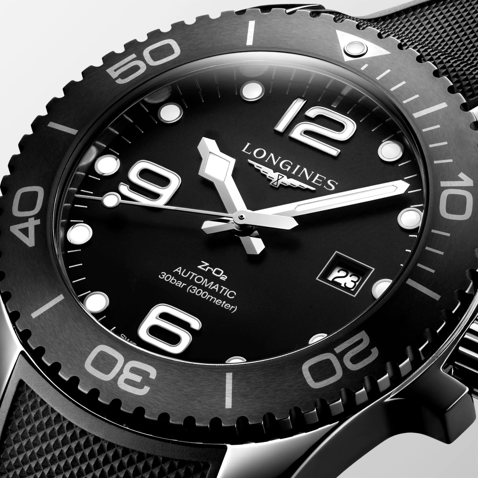 Longines Longines HydroConquest L3.784.4.56.9 , наручные мужские часы фото под углом