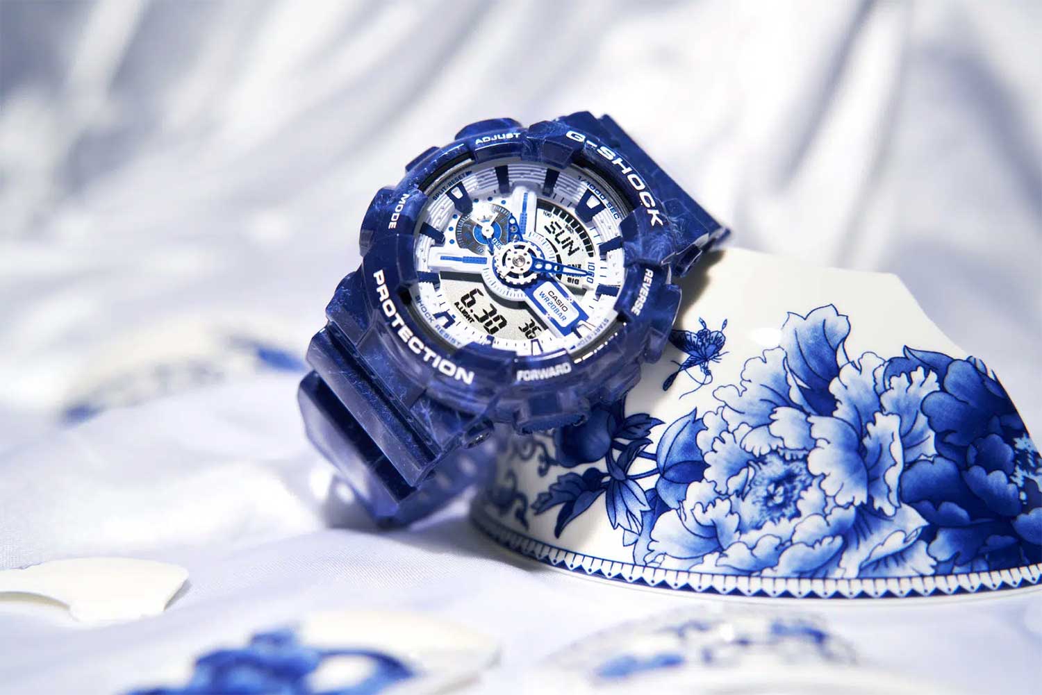 Casio Casio G-Shock GA-110BWP-2A электронные мужские часы часы крупный план  циферблата