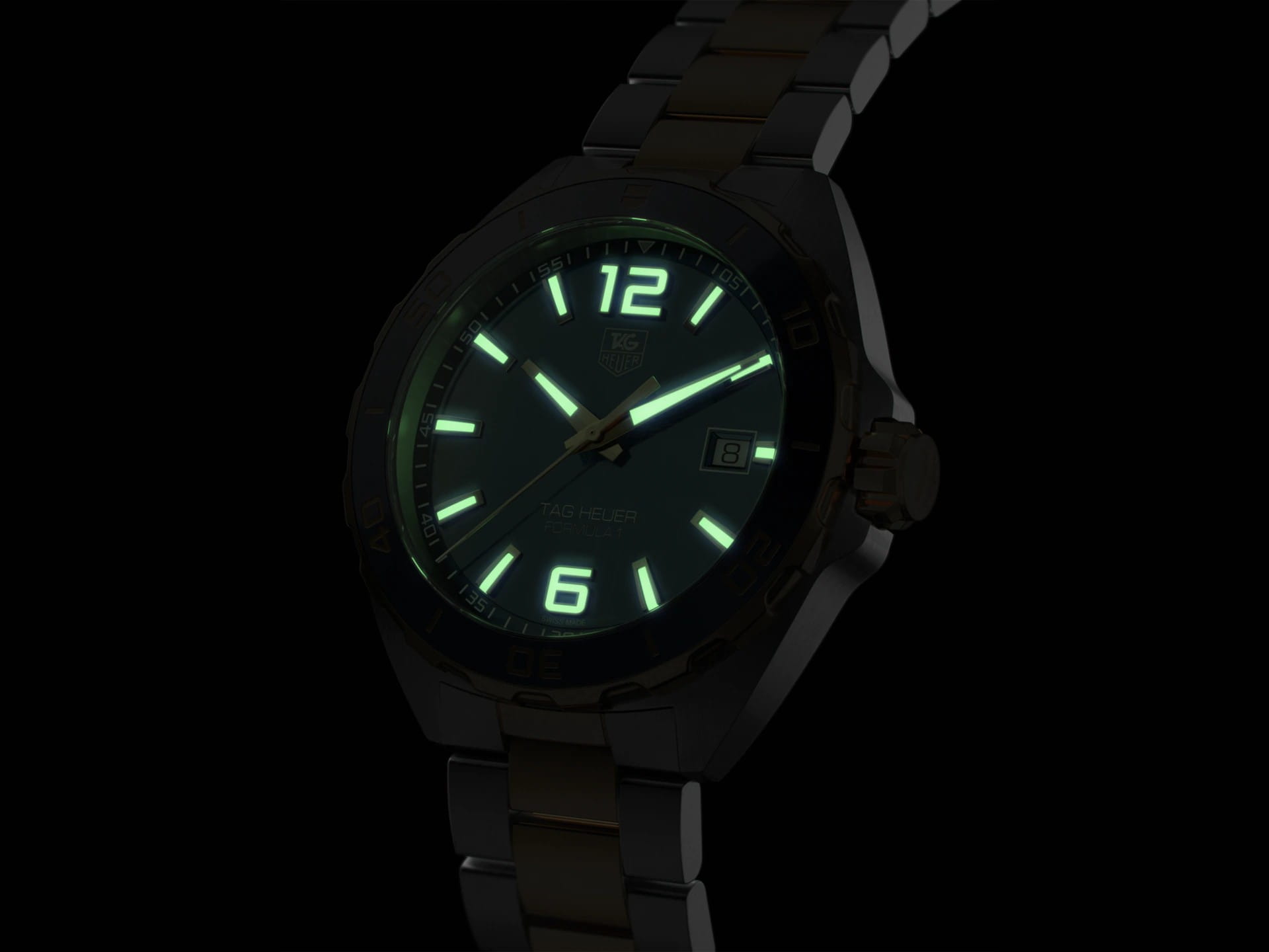 TAG Heuer TAG Heuer Formula 1 WAZ1120.BB0879 кварцевые мужские часы часы крупный план синий циферблата