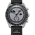 Часы Swatch x Omega Bioceramic Moonswatch Mission to EarthPhase SO33M700
